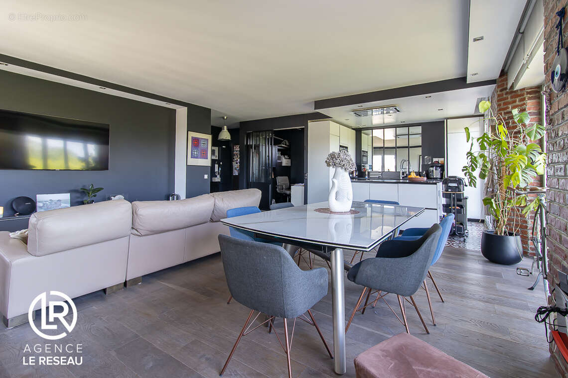 Appartement à CHARENTON-LE-PONT