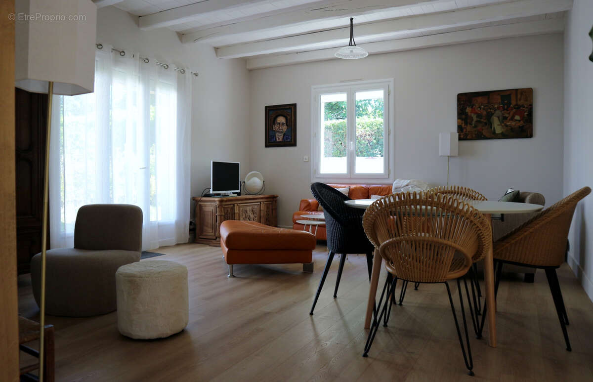 Maison à SAINTES