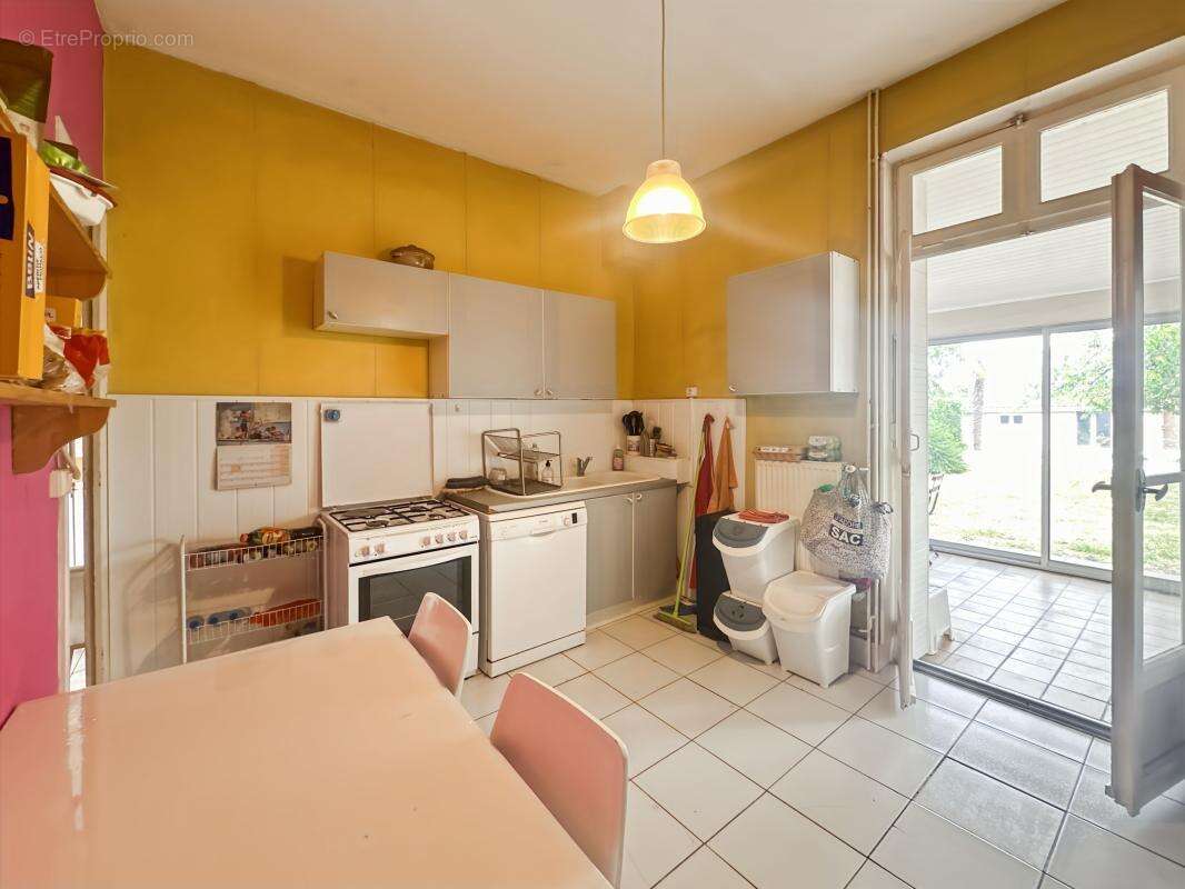 VALENCE - Maison 130m² sur 644m² de jardin avec piscine - photo 5
