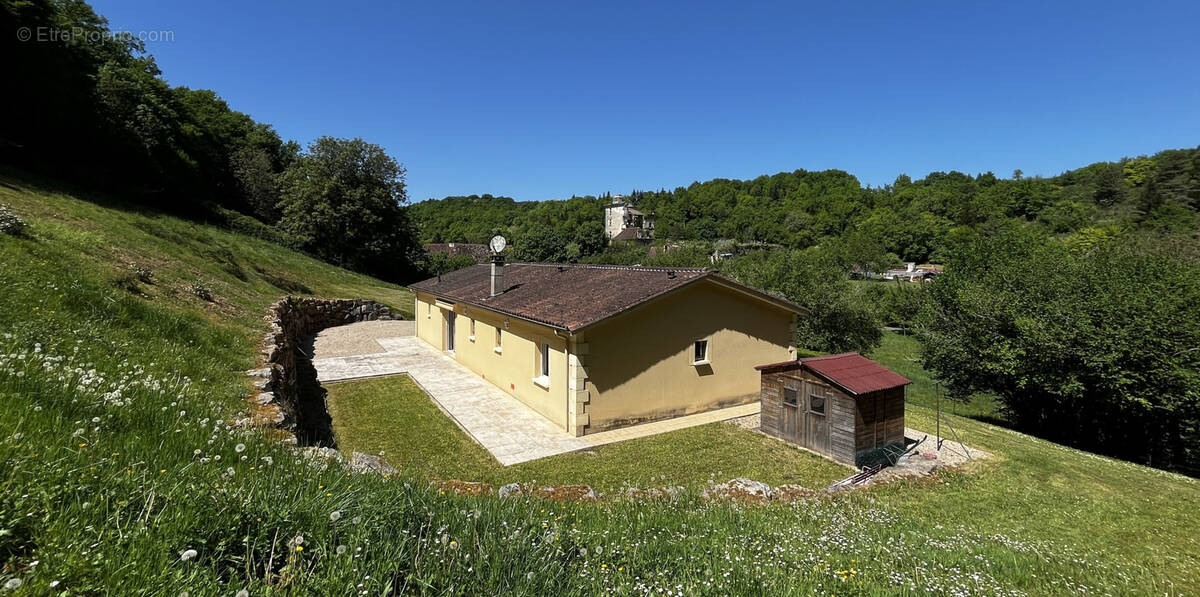 Maison à SAINT-GEORGES-DE-MONTCLARD