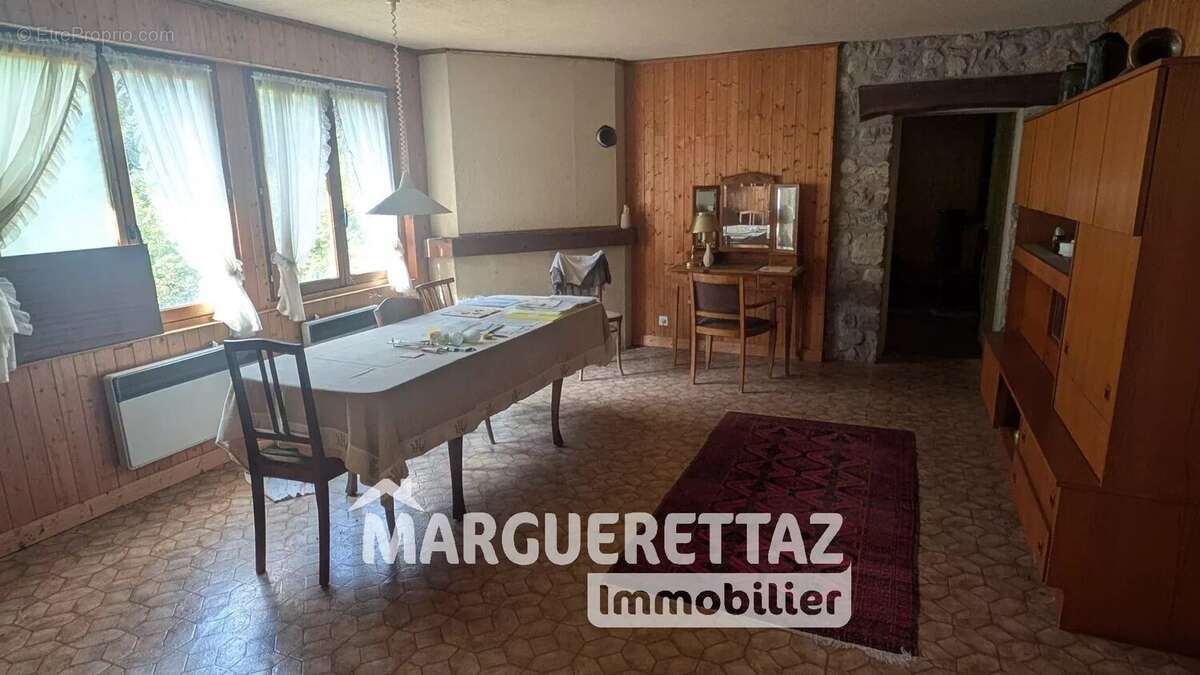 Maison à SAINT-JEAN-DE-THOLOME