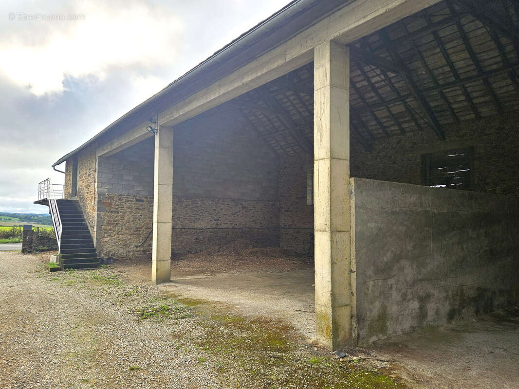 Maison à CALMONT