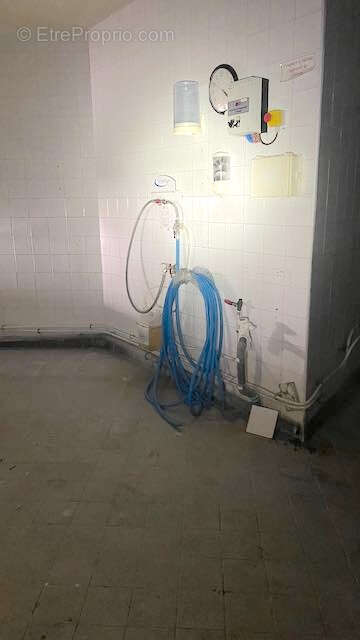 Commerce à PROVILLE