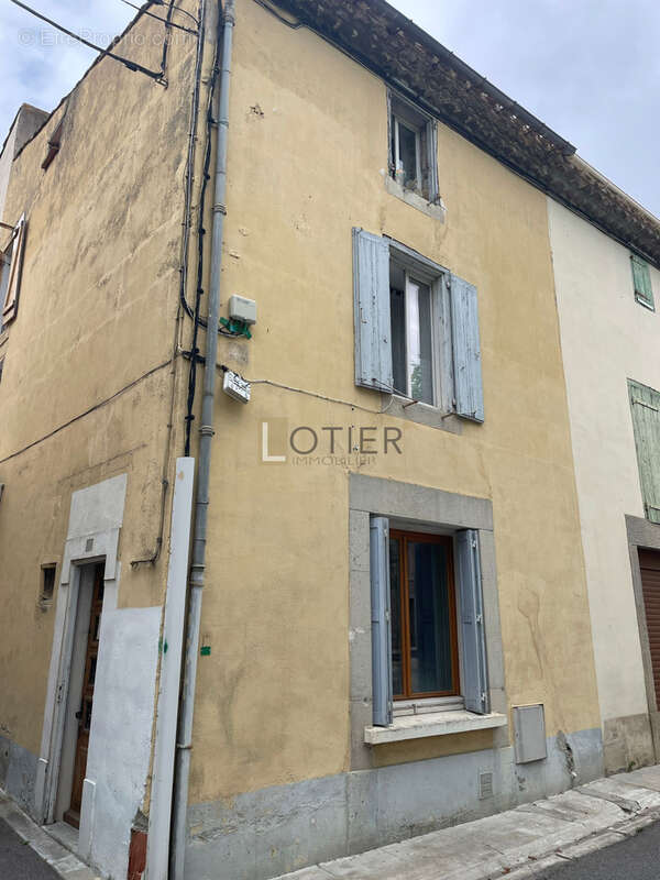 Maison à VILLEMOUSTAUSSOU