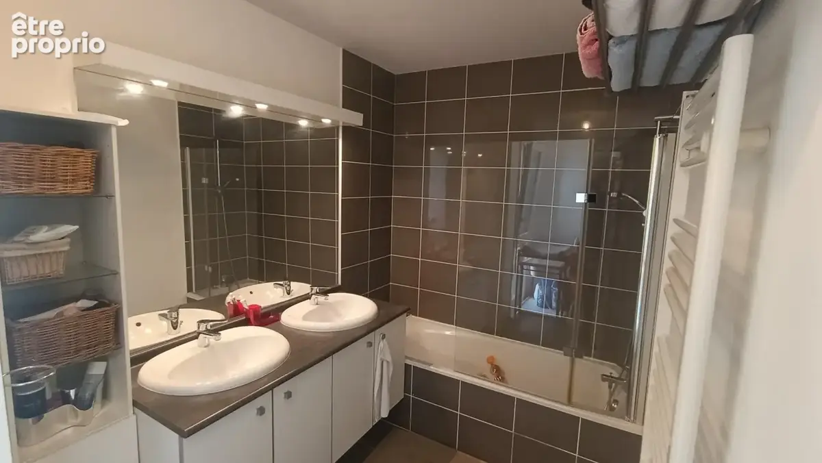 CASTANET TOLOSAN Centre bourg: Maison T6 - Jardin - Piscine - Stionnement - photo 8