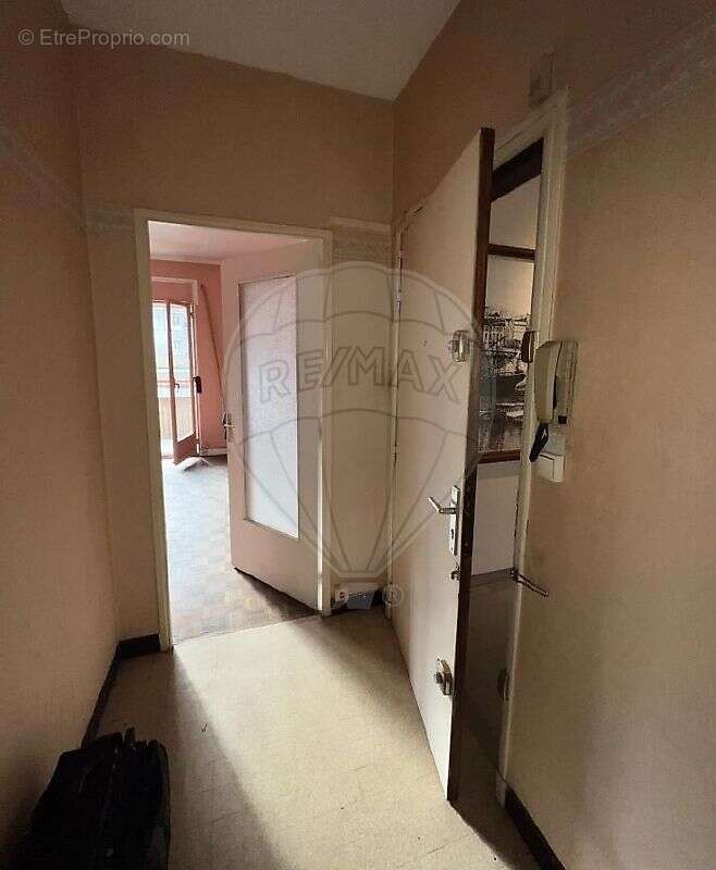 Appartement à MARSEILLE-4E