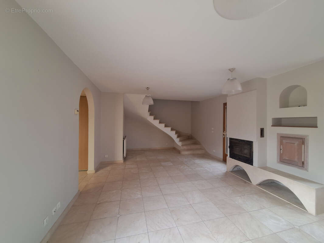 Maison à SAINT-CYPRIEN