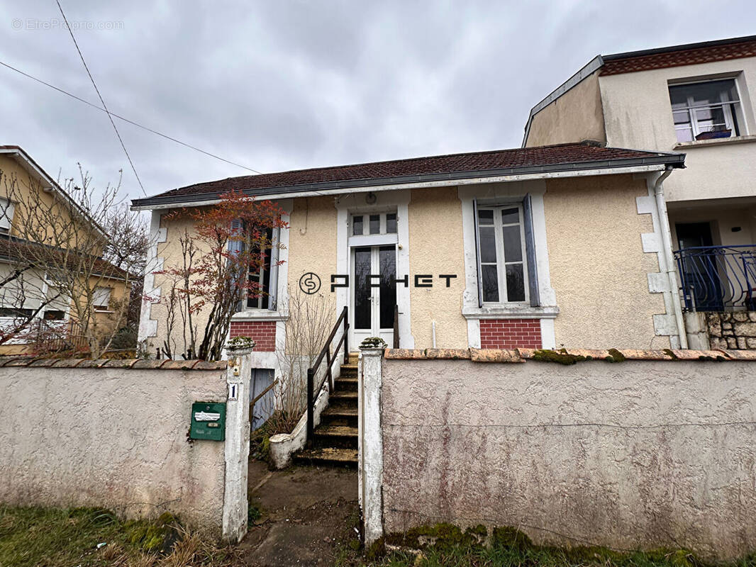 Maison à COULOUNIEIX-CHAMIERS