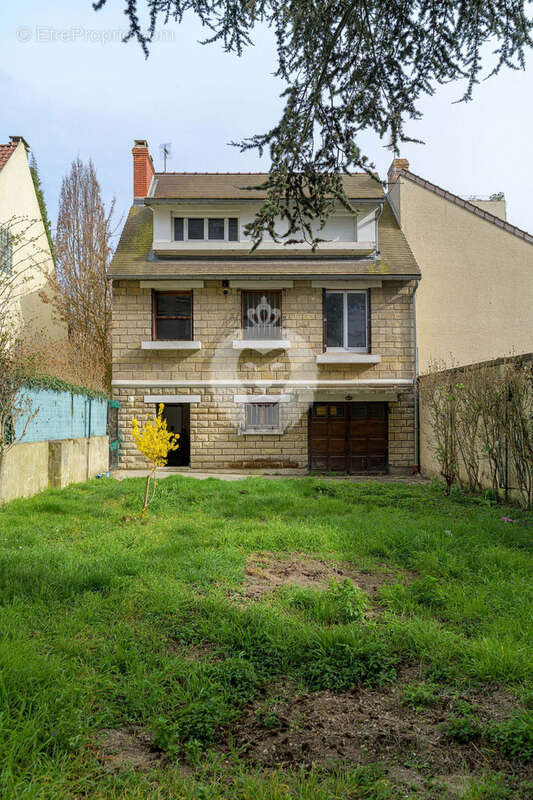 Maison à CHAMPIGNY-SUR-MARNE