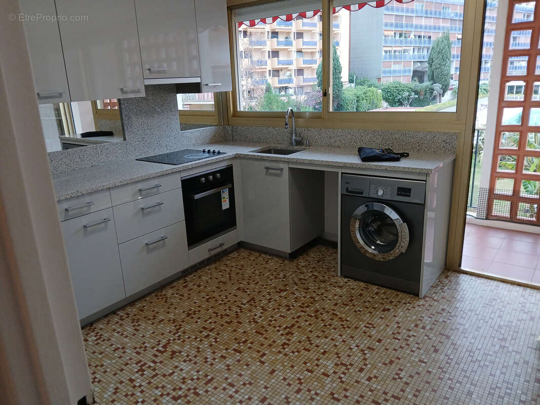 Appartement à ROQUEBRUNE-CAP-MARTIN