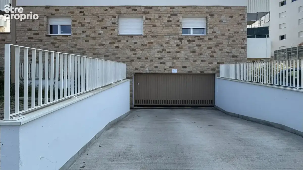 Parking à saint-sébastien-sur-loire - photo 7