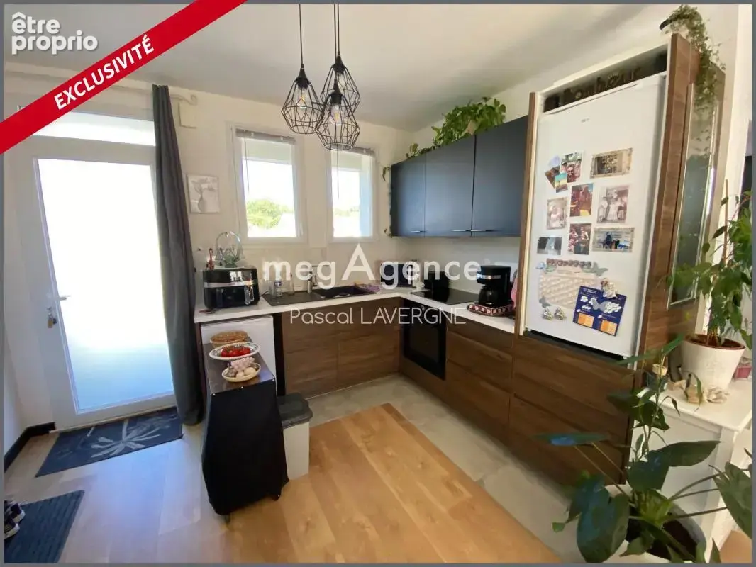 Exclusivité megAgence - Maison plain-pied rénovée en 2022 - proximité du centre-ville, des commerces, et des commodités - photo 2