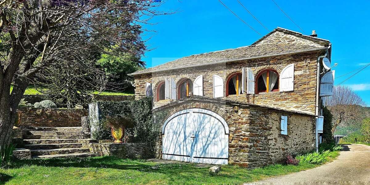 Maison à LE COLLET-DE-DEZE