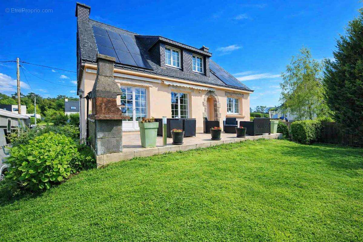 Maison à LOCQUELTAS
