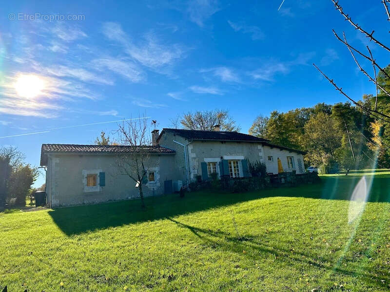 Maison à BOUTEILLES-SAINT-SEBASTIEN