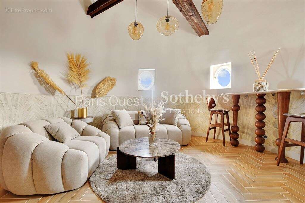 Appartement à PARIS-8E