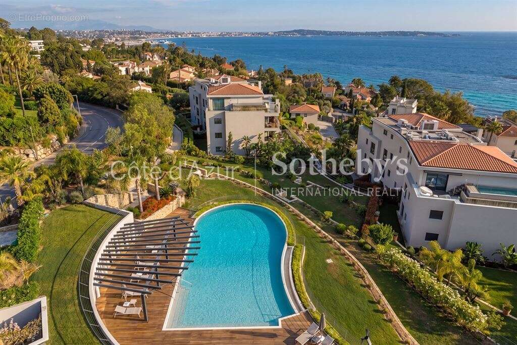 Appartement à VALLAURIS