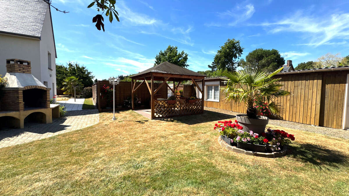 Maison familiale de 247 m² à vendre à Roz-sur-Couesnon - 7 chambres - Terrain de 2 000 m² - Proche bourg et commerces - photo 16