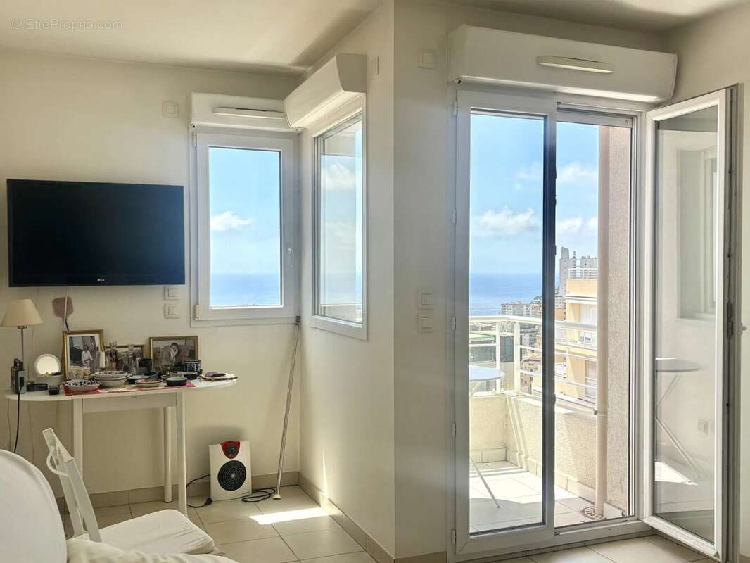 Coquet T2 de 36m2 proche de Monaco- Vue mer panoramique et Garage - photo 3