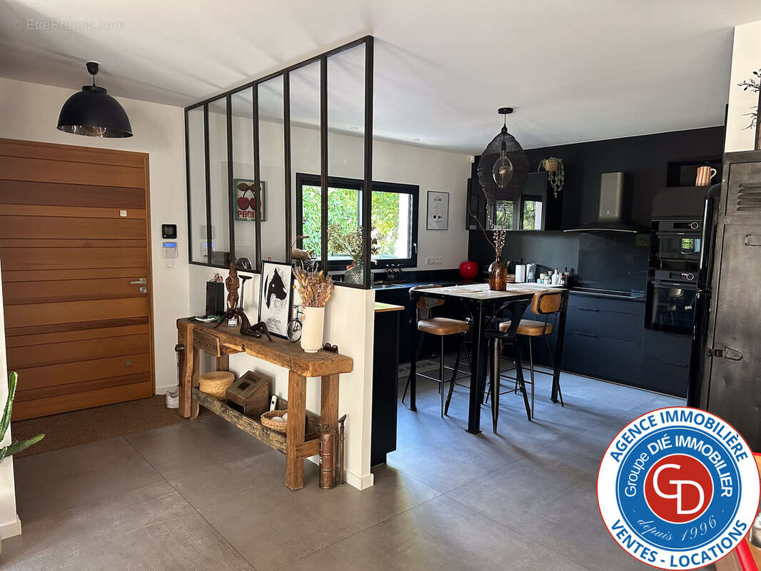 Villa contemporaine avec 5 chambres et piscine. - photo 21