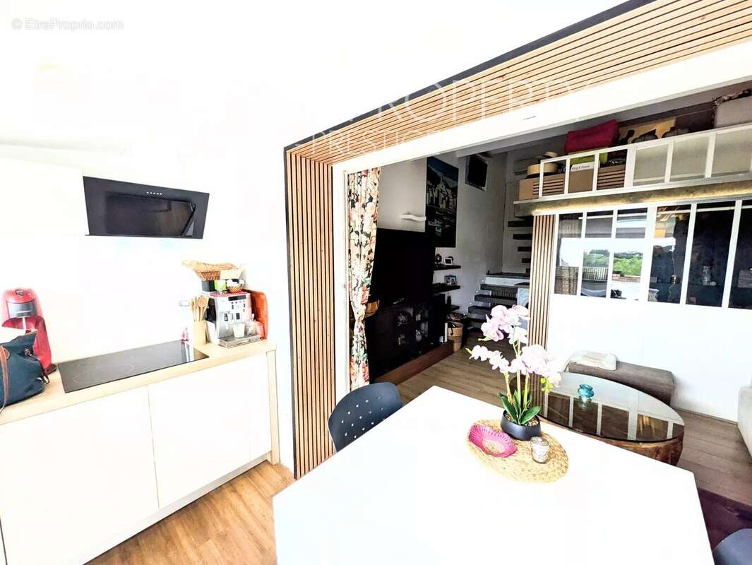 Appartement à VALLAURIS