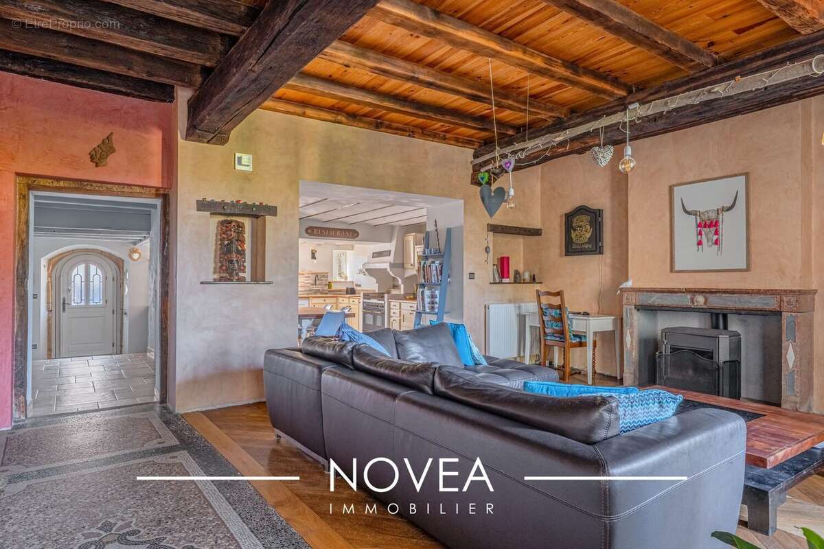 Maison à CORCELLES-EN-BEAUJOLAIS