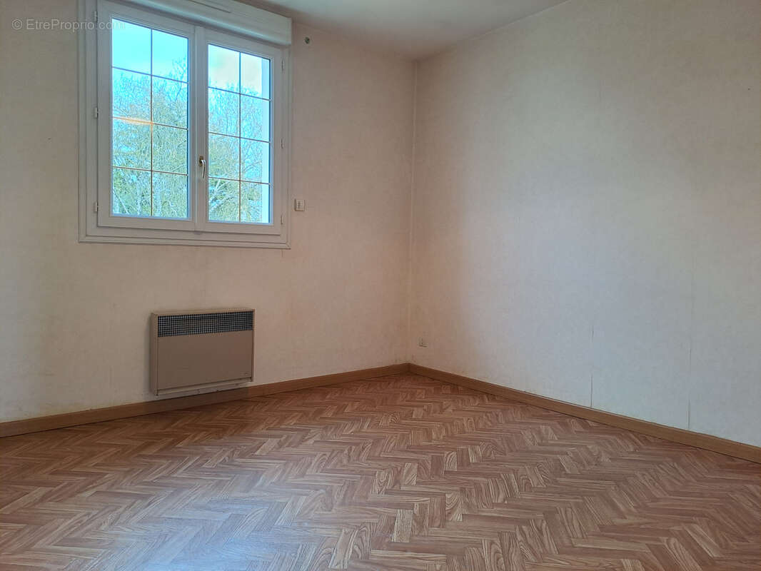 Maison à SAINT-HERBLON