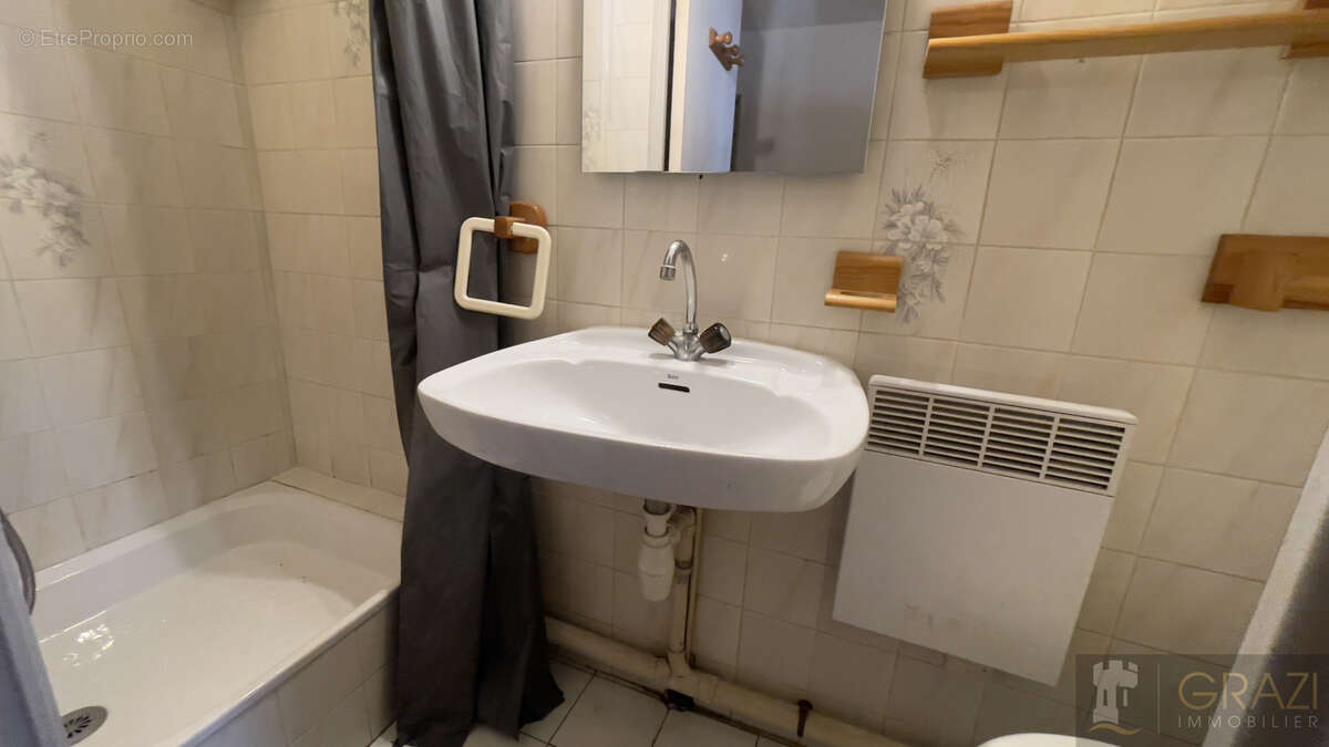 Appartement à SIX-FOURS-LES-PLAGES