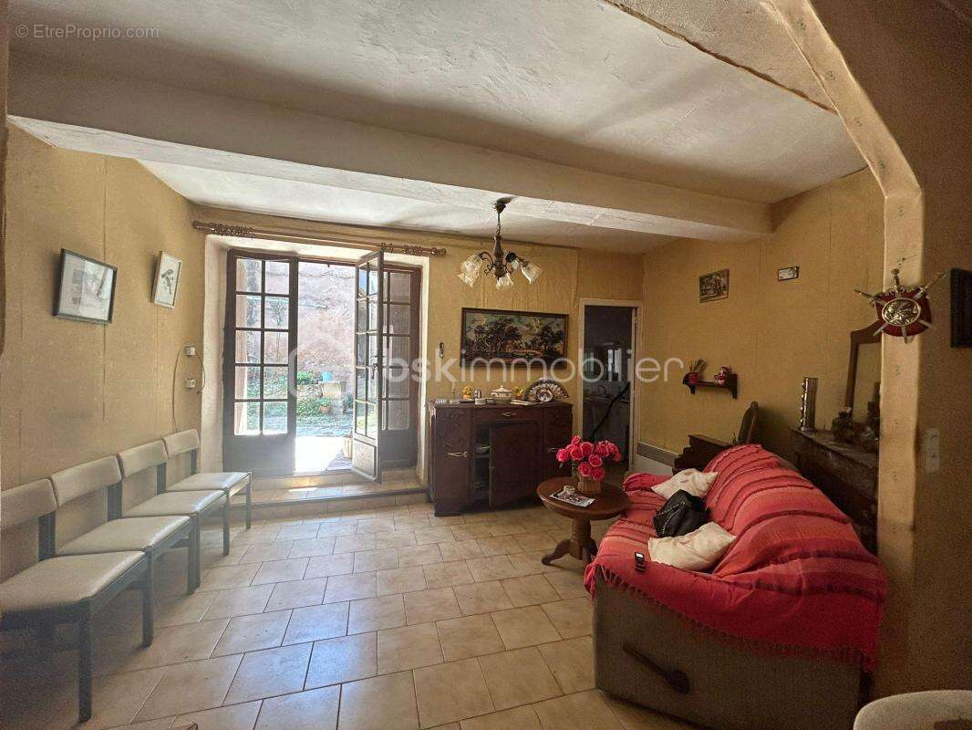 Authentique maison de village avec terrasse, jardin et garage - photo 10