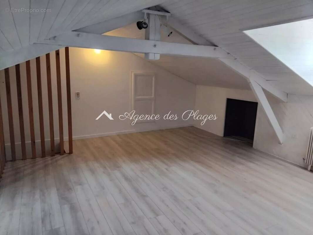 Maison et appartement a roullet saint estephe - photo 13