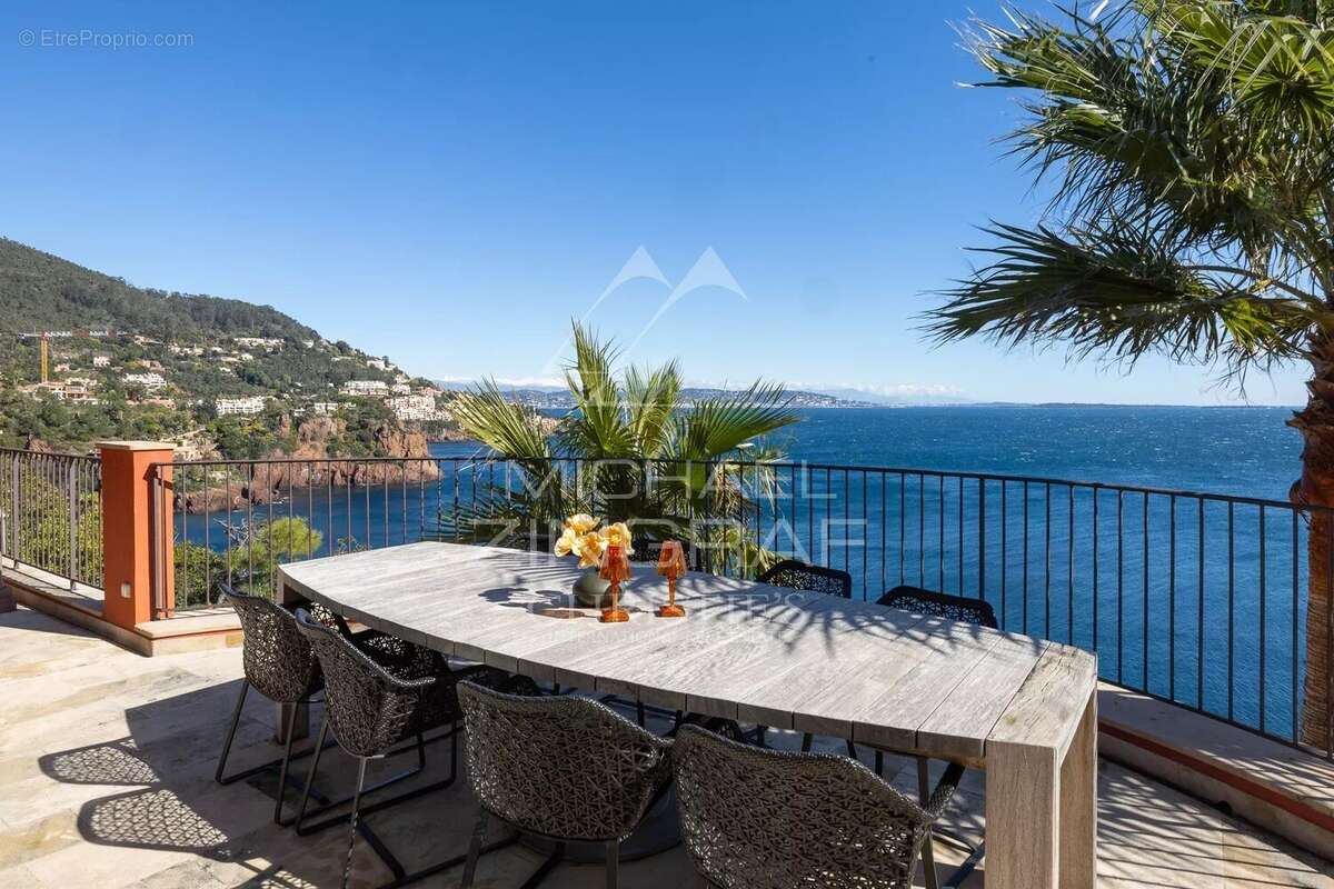 Maison à THEOULE-SUR-MER