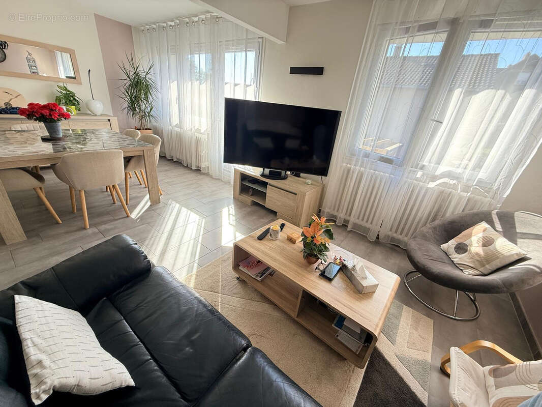 Maison à SAINT-PRIVAT-LA-MONTAGNE