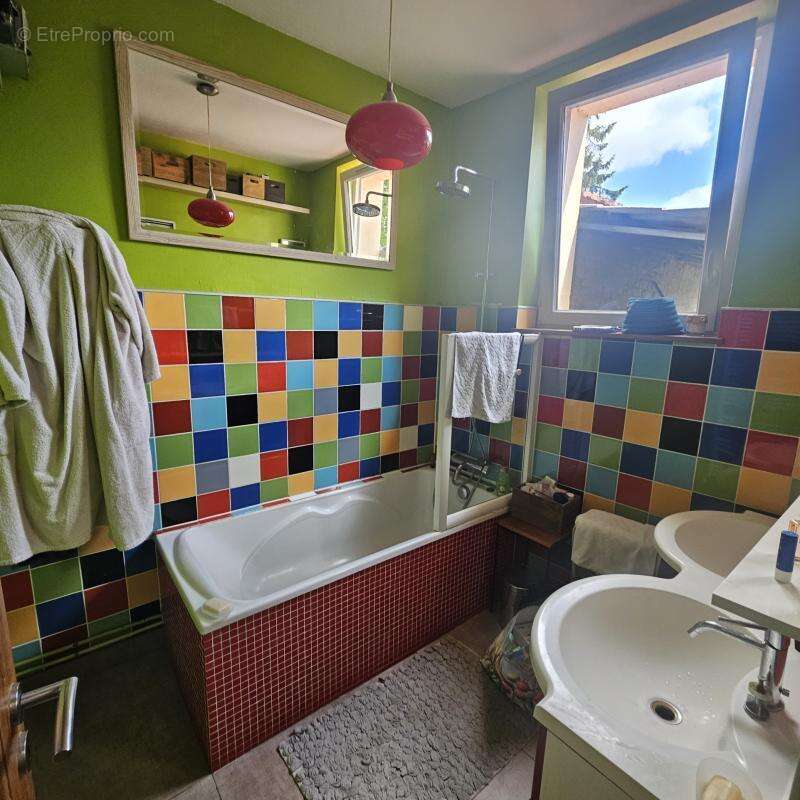 Maison à CHAMPAGNE-LES-MARAIS