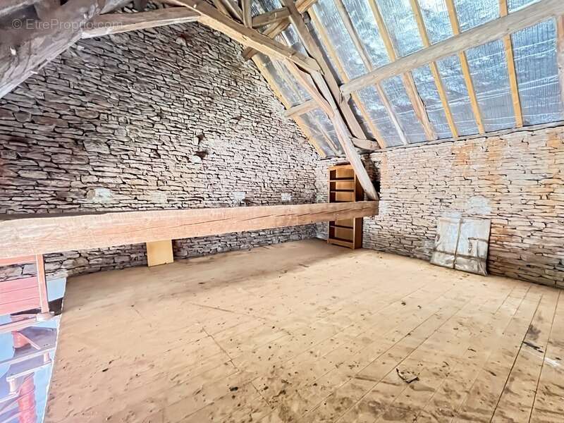 Maison à SAINT-YTHAIRE