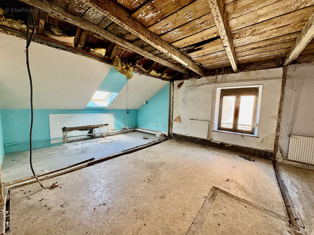 Appartement à CHAMPAGNEY