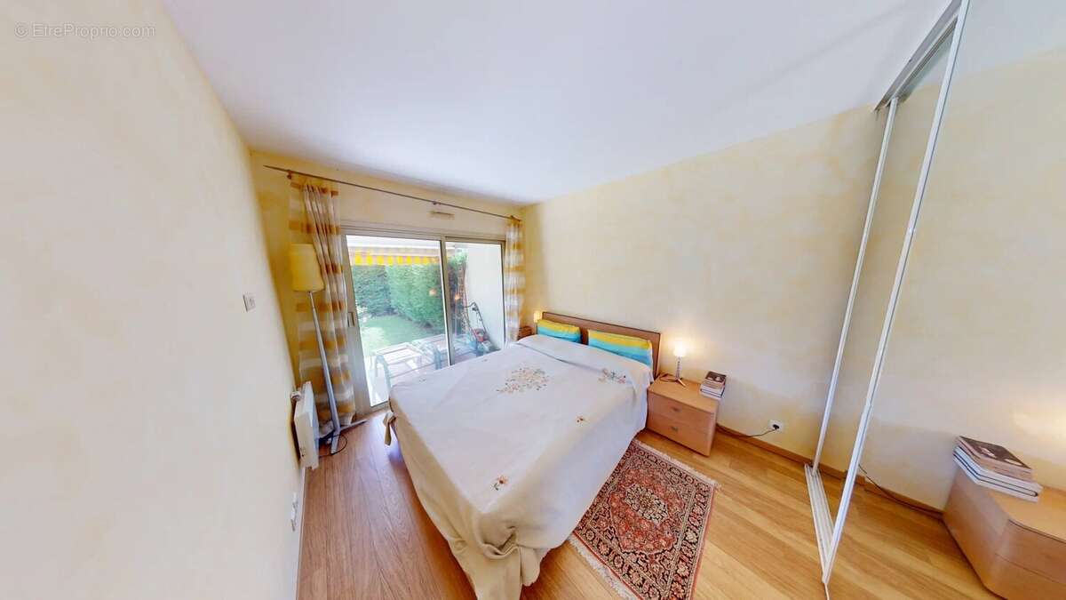 Appartement à VILLENEUVE-LOUBET