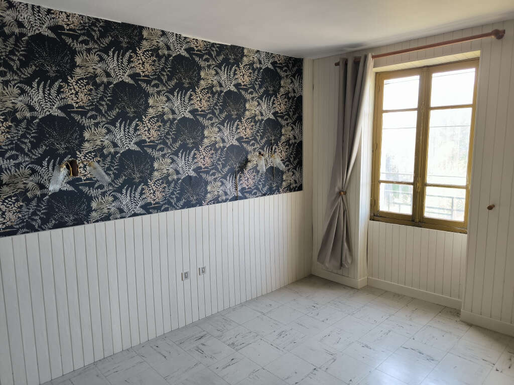 Maison à OUROUX-EN-MORVAN