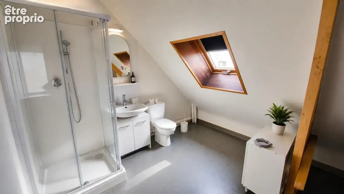 Maison de 8 pièces de 180 m² divisée en 4 appartements - photo 10