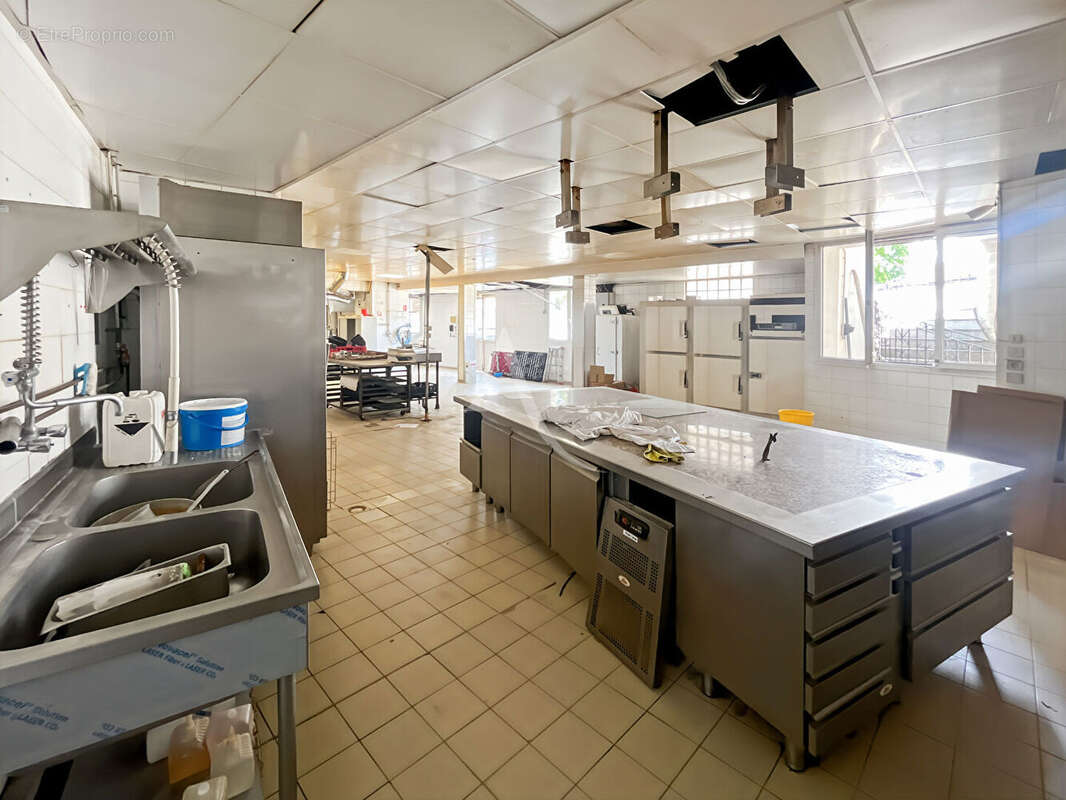 Local commercial Les Mureaux 298 m² - photo 3