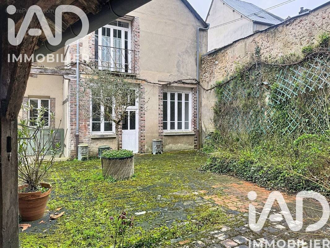 Photo 1 - Maison à CHATEAU-RENARD