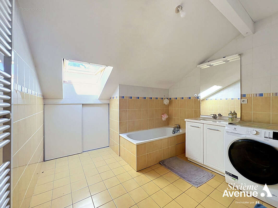 Appartement à VENISSIEUX