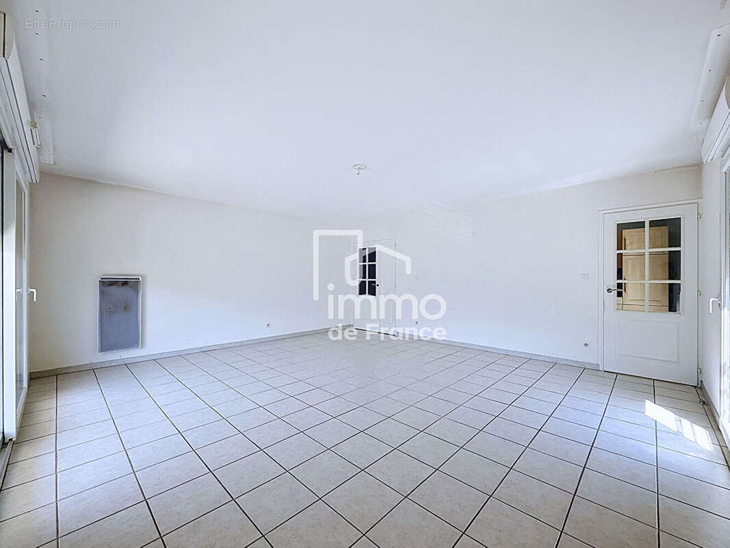 Appartement à BELLEGARDE-SUR-VALSERINE