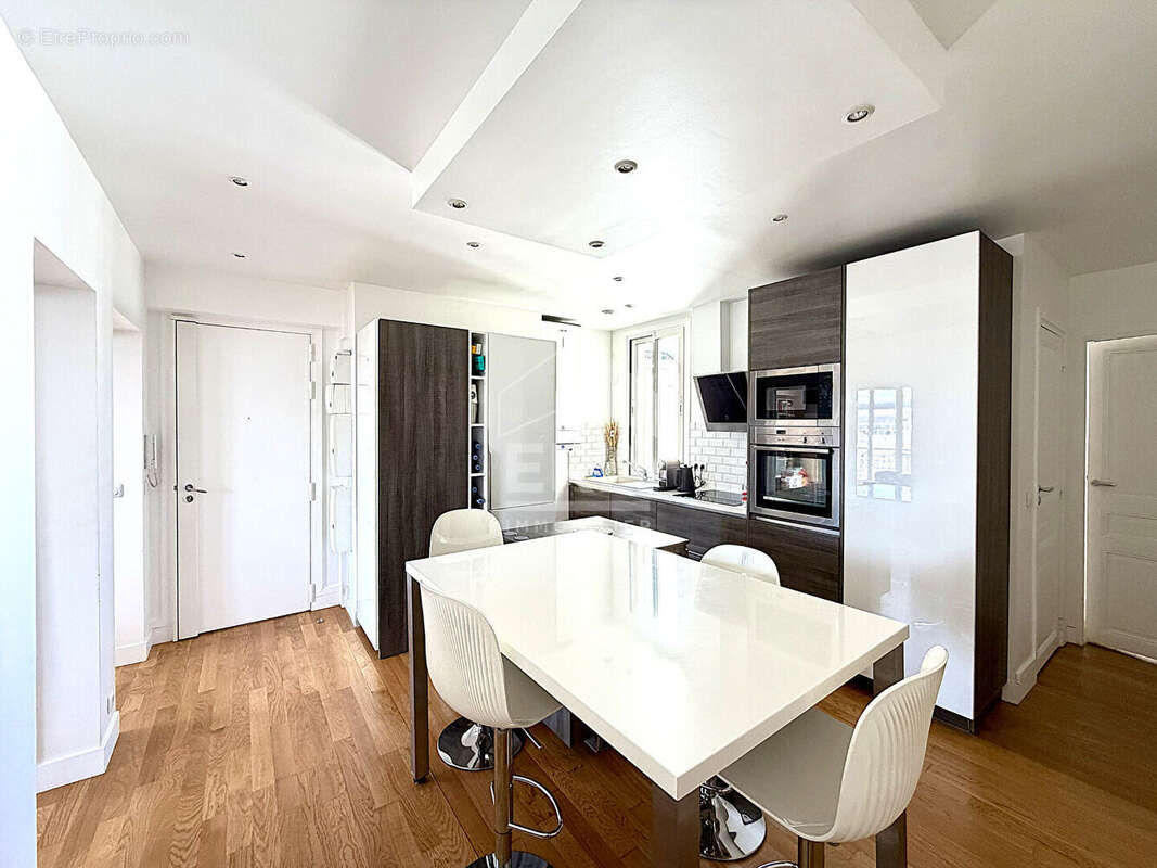 Appartement à LEVALLOIS-PERRET