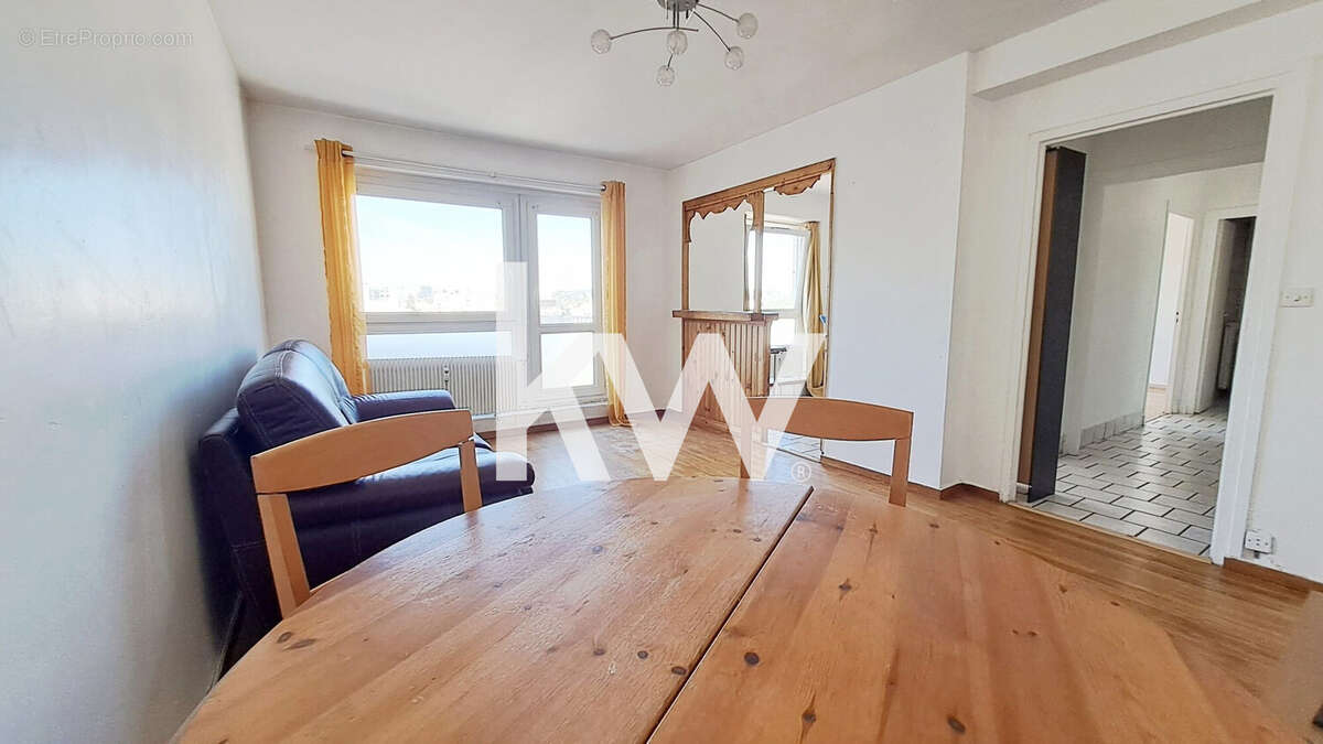 Appartement à SAINT-ETIENNE