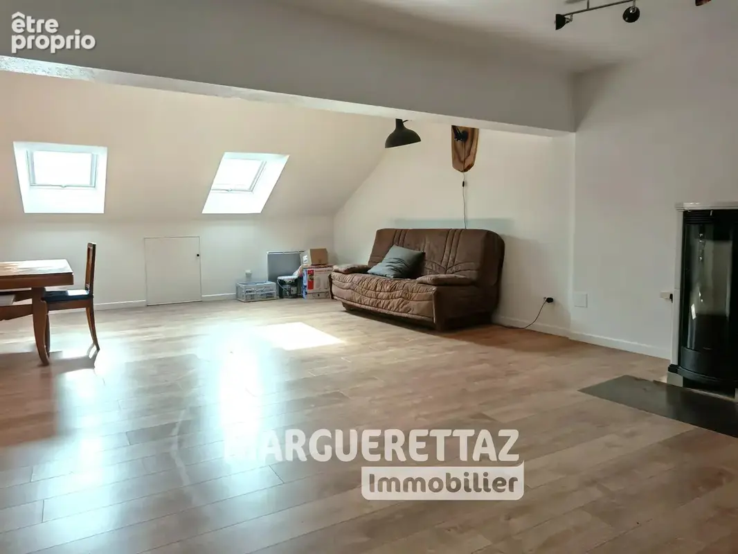 Loft 65 m² au centre de Taninges - photo 2