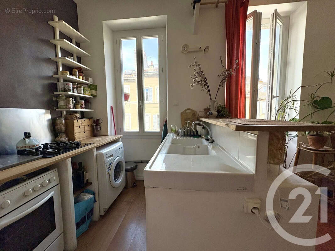 Appartement à MARSEILLE-1E