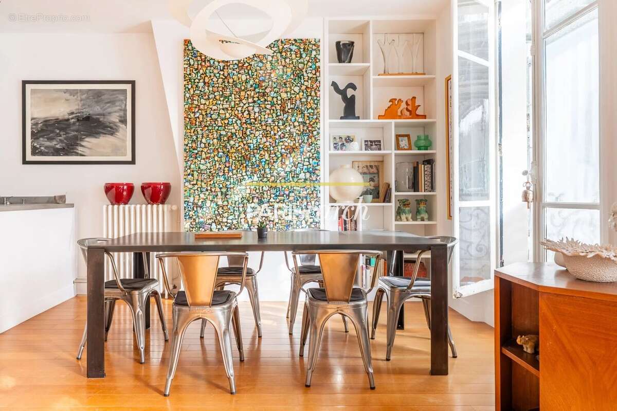 Appartement à PARIS-16E
