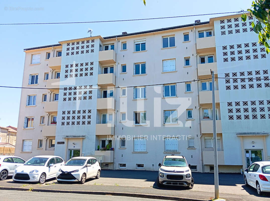 INVESTISSEMENT MEUBLÉ  T3 loué de 68m2 - proche centre NIORT - photo 12