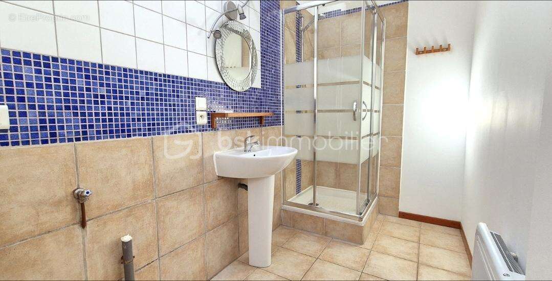 Appartement à NEOULES