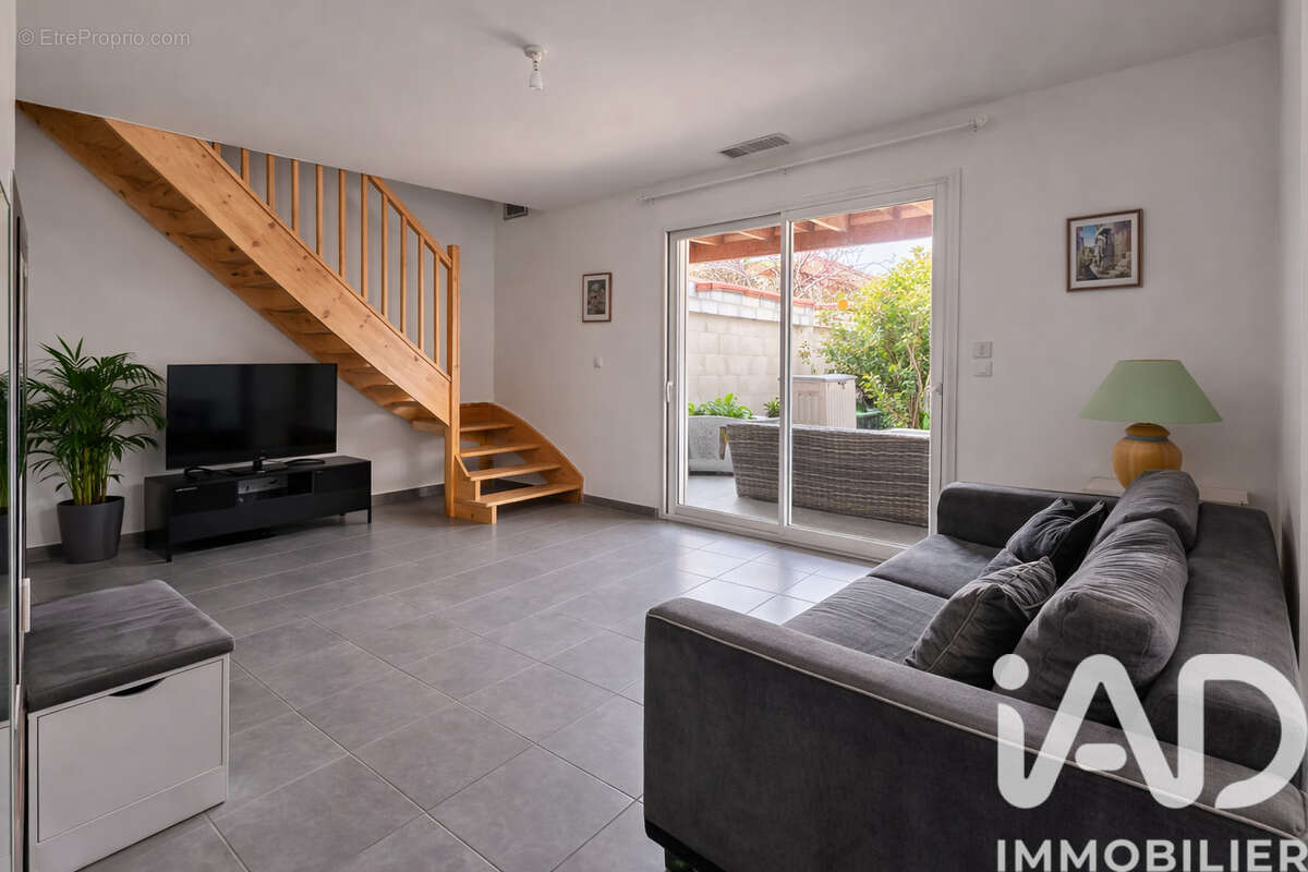 Maison 92 m² à Trouillas  - photo 4